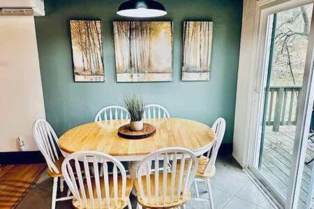 Blue Door Cottage 12 Miles To Yosemite Bbq オークハースト エクステリア 写真