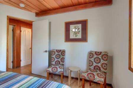 Blue Door Cottage 12 Miles To Yosemite Bbq オークハースト エクステリア 写真